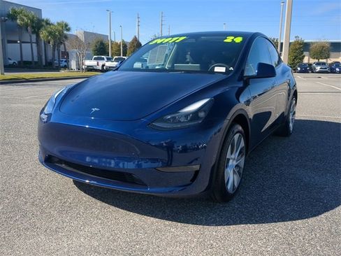Used 2024 Tesla Model Y Long Range image 8