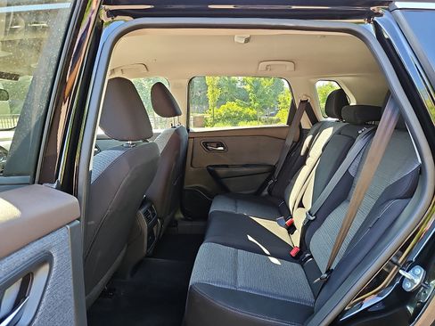 Certified 2023 Nissan Rogue SV AWD/4WD image 10