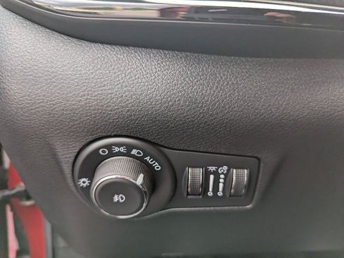 Used 2025 Jeep Compass Trailhawk AWD/4WD image 22