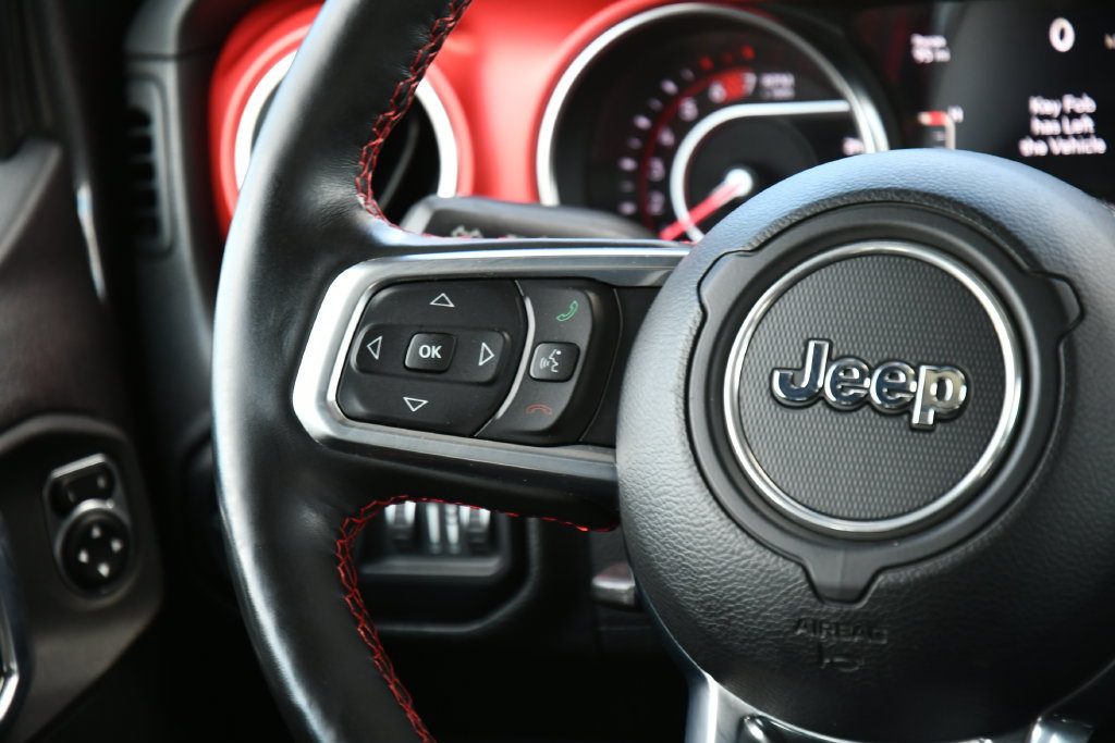 Used 2021 Jeep Wrangler Unlimited Rubicon w/ Cold Weather Group AWD/4WD image 32