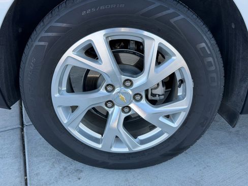 Used 2019 Chevrolet Equinox LT w/ Sun & Navigation Package image 26