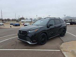 Used 2024 Toyota Highlander XSE video 2