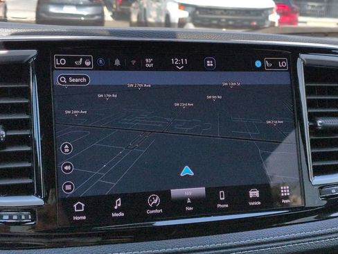 Used 2026 Chrysler Pacifica Limited FWD image 22