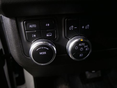 Used 2023 GMC Yukon SLT image 16