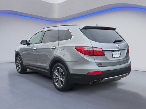 Used 2015 Hyundai Santa Fe GLS image 3