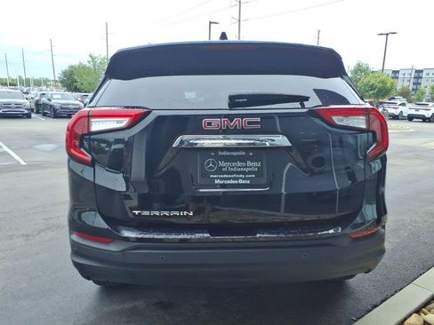 Used 2022 GMC Terrain SLE w/ Driver Convenience Package FWD image 5