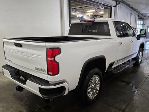 Used 2025 Chevrolet Silverado 3500 High Country w/ Technology Package AWD/4WD image 4