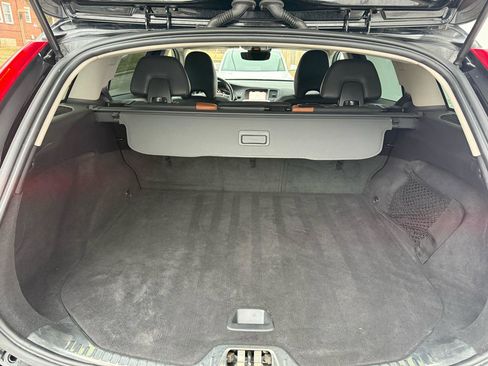 Used 2018 Volvo V60 T5 Cross Country w/ Convenience Package image 5