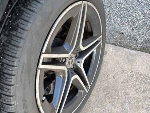 Used 2022 Mercedes-Benz GLS 450 4MATIC image 2