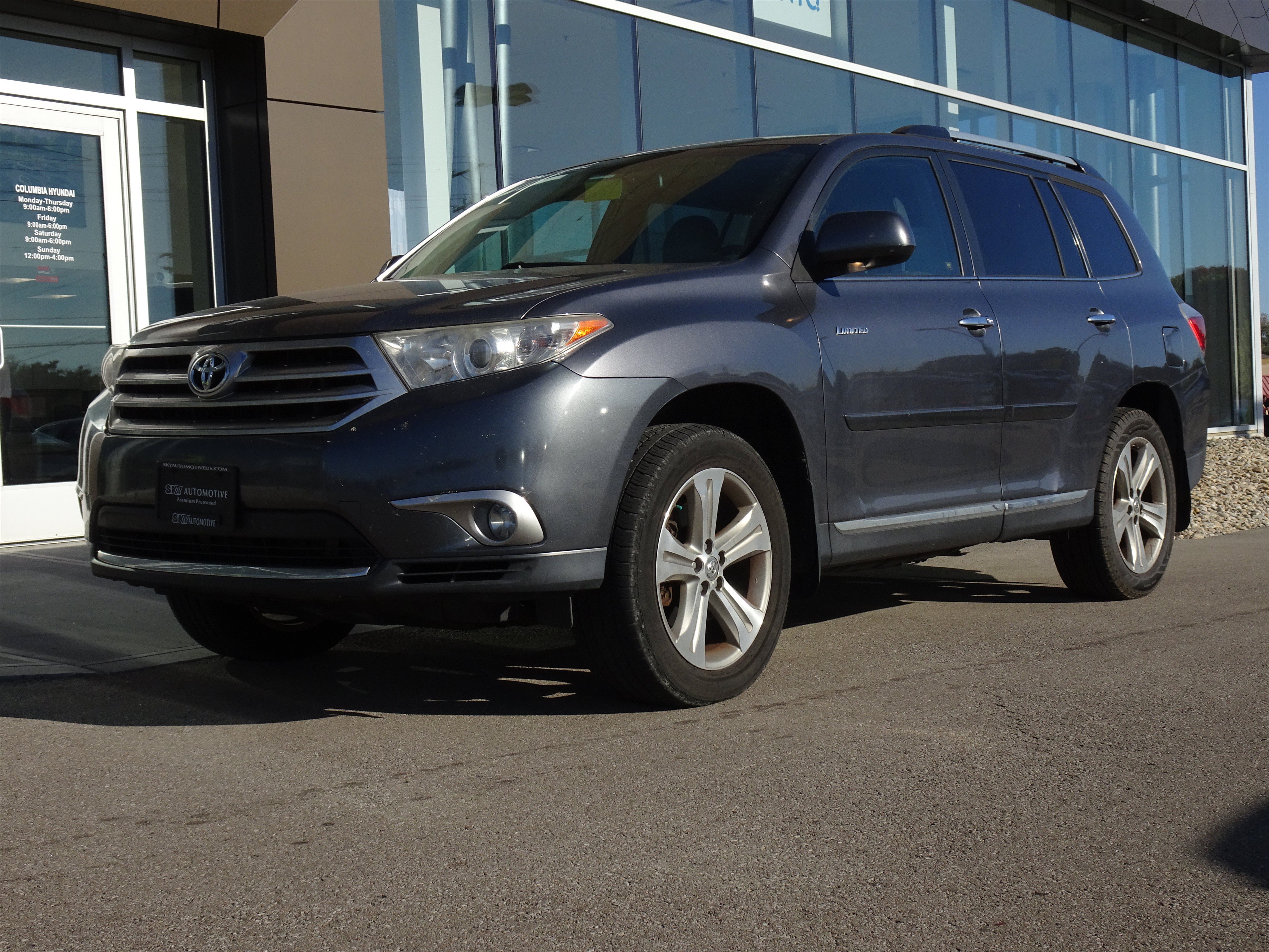 Used 2013 Toyota Highlander Limited AWD/4WD image 1