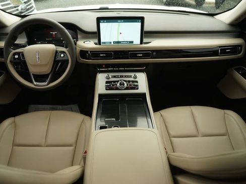 Used 2024 Lincoln Aviator 2WD w/ Premium Package image 20