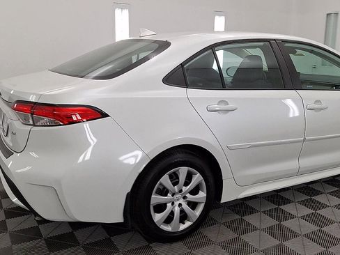 Used 2022 Toyota Corolla LE image 4