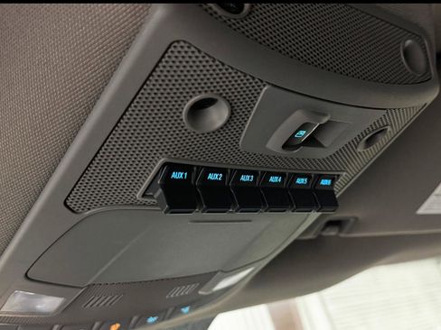 Used 2018 Ford F250 Lariat w/ FX4 Off-Road Package image 8