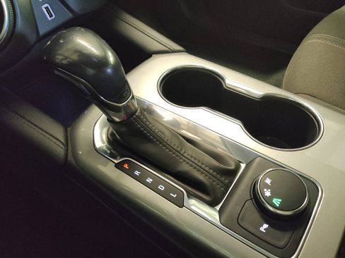 Used 2019 Chevrolet Blazer LT image 26