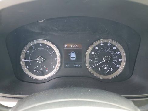 Used 2020 Hyundai Venue SEL image 20