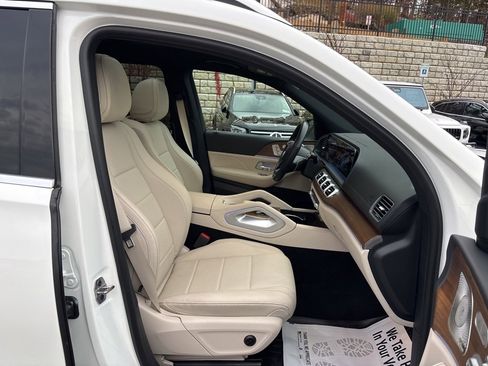 Used 2025 Mercedes-Benz GLS 450 GLS 450 image 21