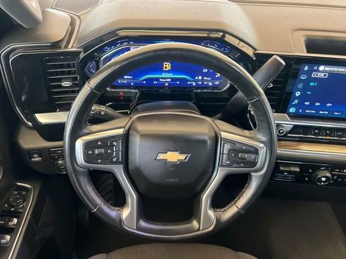 Used 2025 Chevrolet Silverado 1500 LT AWD/4WD image 14