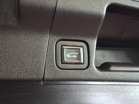 Used 2020 GMC Acadia SLT AWD/4WD image 7