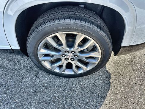 New 2026 GMC Acadia Denali w/ Super Cruise Package FWD image 12