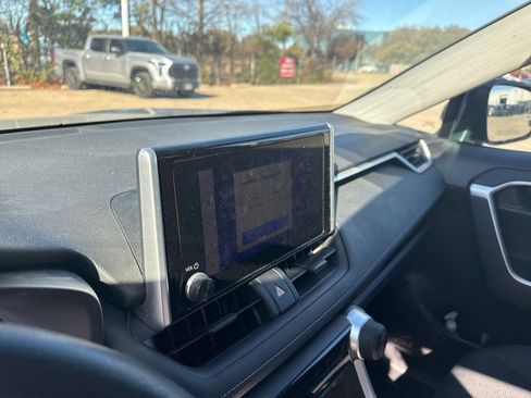 Used 2023 Toyota RAV4 LE image 10