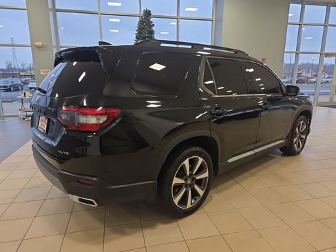 Used 2023 Honda Pilot Elite image 7
