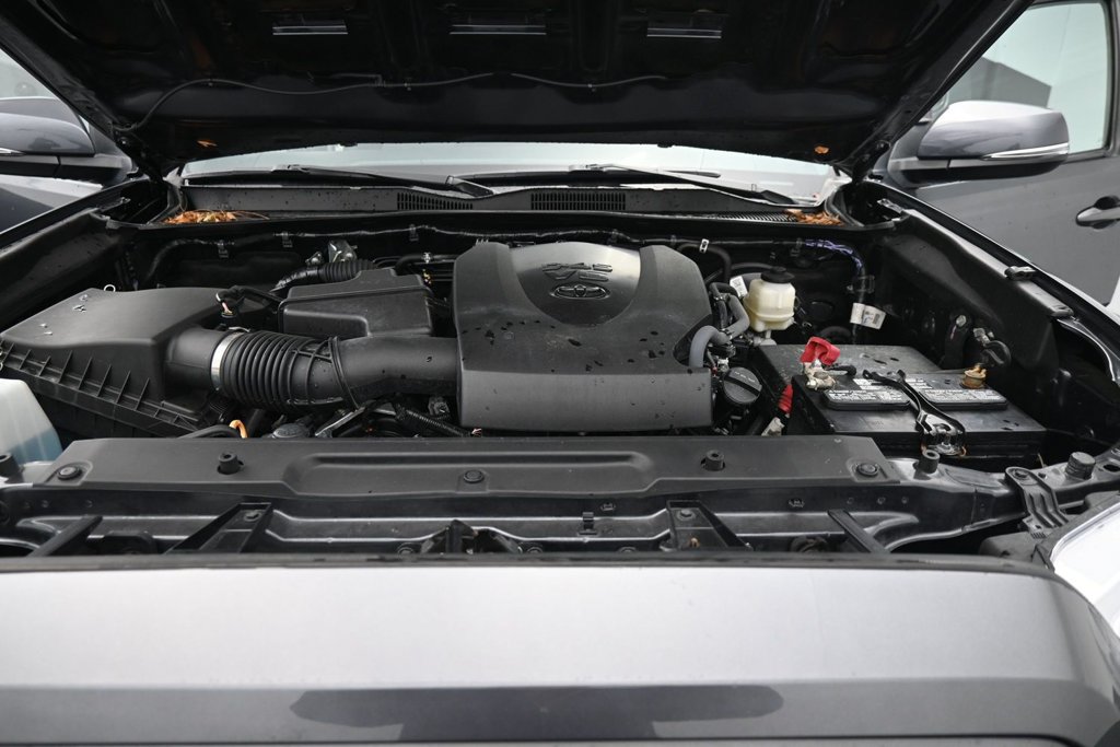 Used 2022 Toyota Tacoma TRD Sport w/ Technology Package AWD/4WD image 23