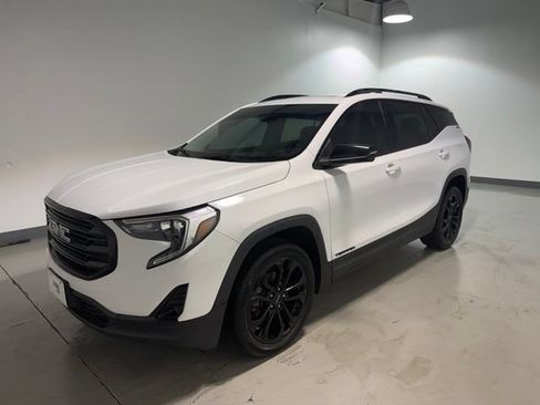 Certified 2021 GMC Terrain SLT w/ Infotainment Package II AWD/4WD image 3