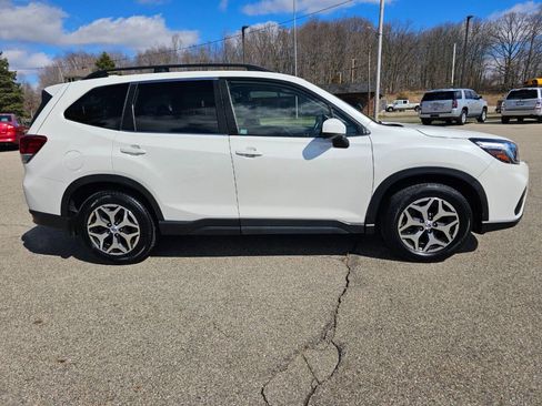 Used 2020 Subaru Forester Premium image 6