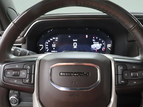 Used 2023 GMC Yukon XL Denali image 19