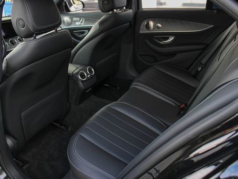 Used 2022 Mercedes-Benz E 350 Sedan w/ AMG Line Exterior image 19