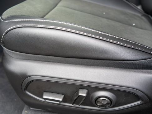 New 2025 Jeep Grand Cherokee Laredo image 16