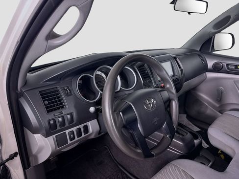 Used 2013 Toyota Tacoma 2WD Regular Cab image 9