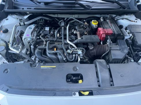 Certified 2025 Nissan Sentra SR FWD image 27