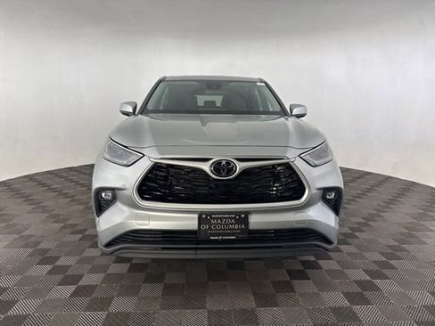 Used 2023 Toyota Highlander L image 2