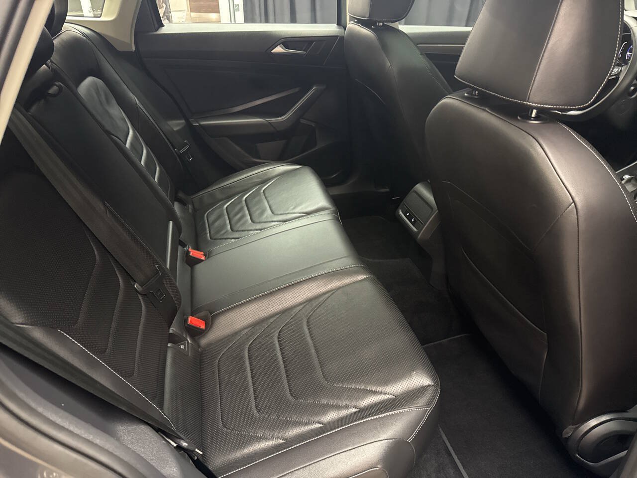 Used 2020 Volkswagen Jetta SEL Premium FWD image 30