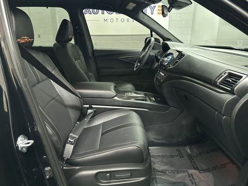 Used 2025 Honda Passport TrailSport image 20