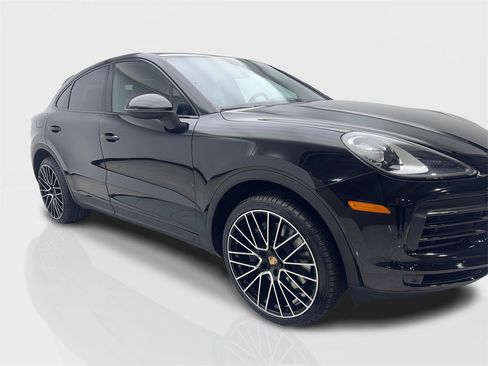 Used 2021 Porsche Cayenne Coupe image 12
