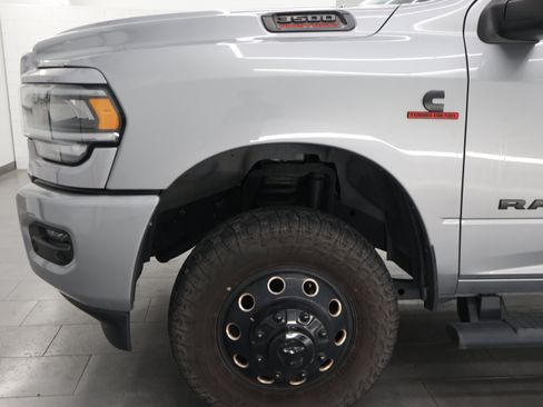 Used 2024 RAM 3500 Big Horn w/ Night Edition AWD/4WD image 33