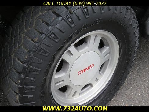 Used 2002 GMC Yukon SLT image 16