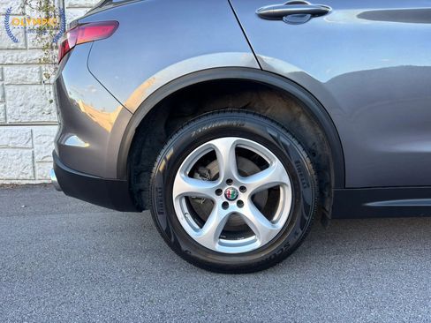 Used 2020 Alfa Romeo Stelvio image 12