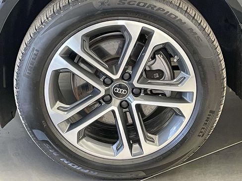 Certified 2025 Audi Q5 Premium w/ Convenience Package image 11