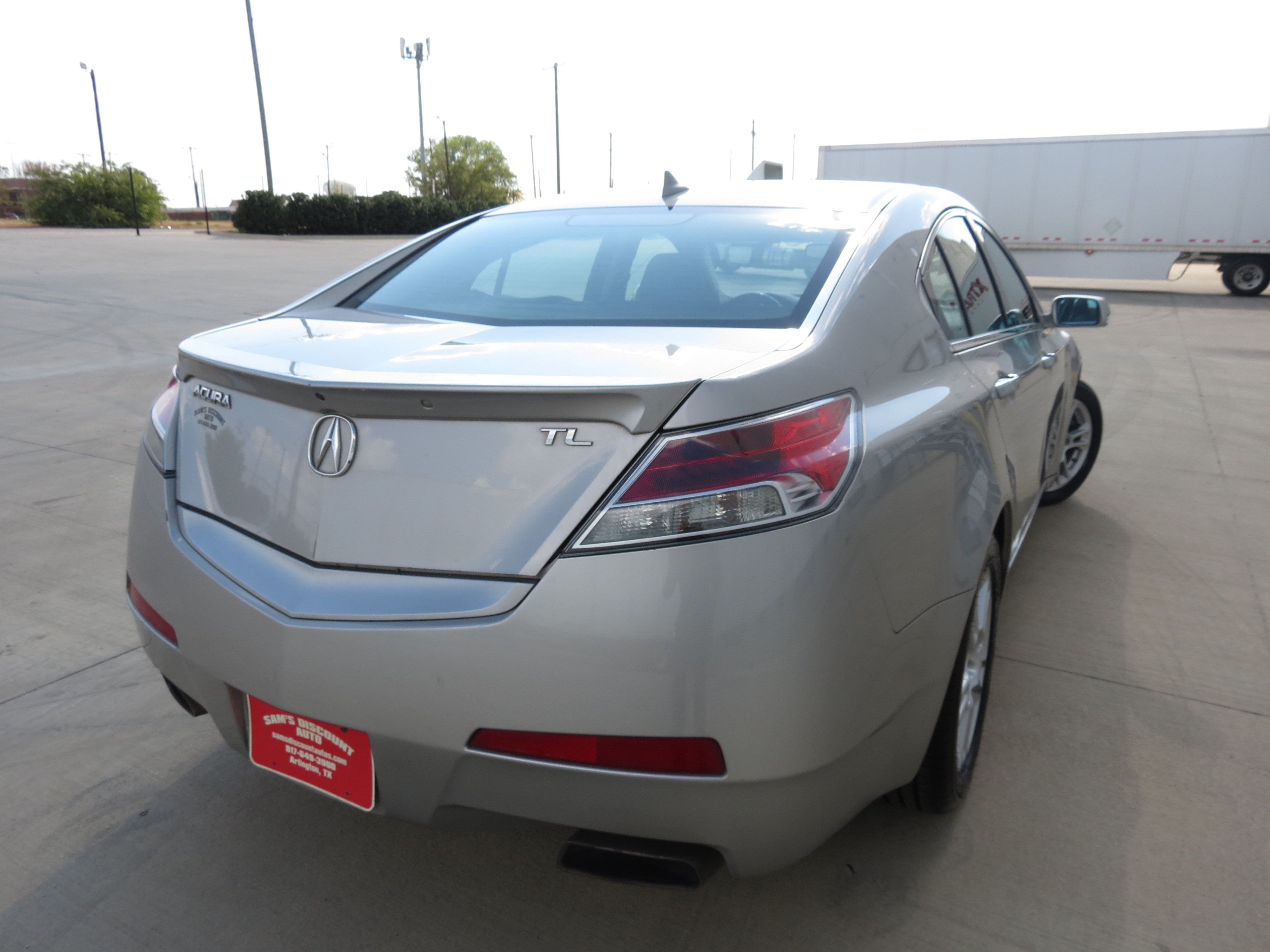 Used 2011 Acura TL w/ Technology Package FWD image 4