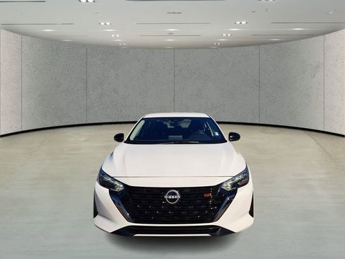 Used 2024 Nissan Sentra SR w/ Lighting Package image 2