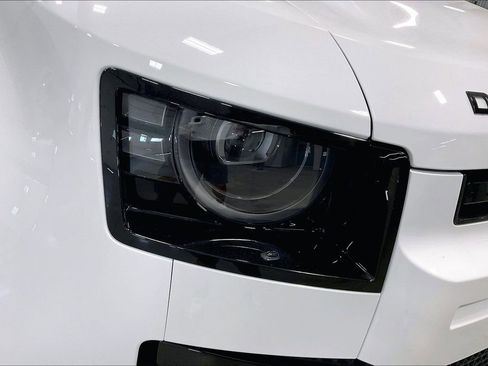 Used 2026 Land Rover Defender 110 S AWD/4WD image 30