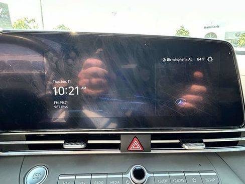 Used 2024 Hyundai Elantra SEL w/ Convenience Package FWD image 15