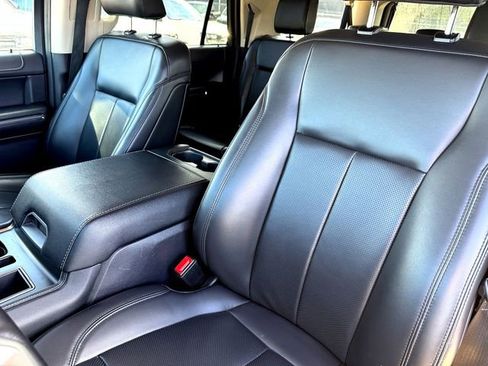 Certified 2024 Ford Expedition Max XLT image 10