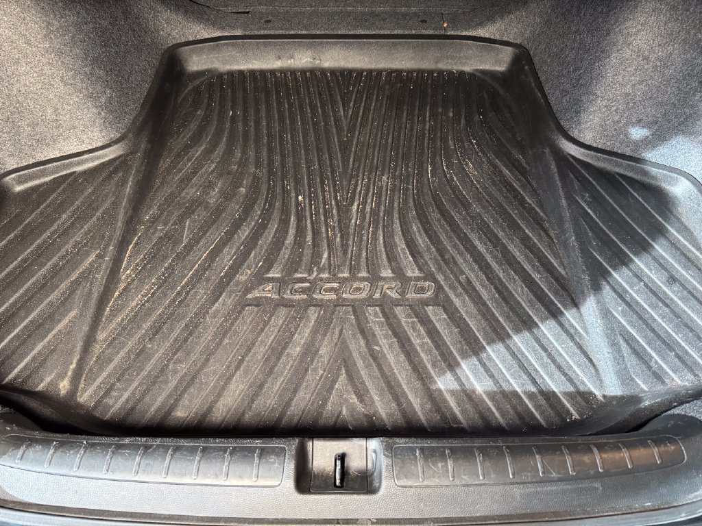 Used 2018 Honda Accord LX image 22