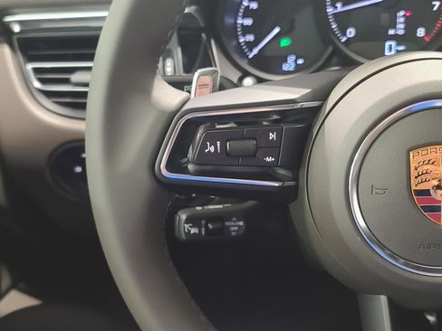 New 2026 Porsche Macan image 17