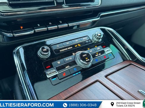 Used 2021 Lincoln Navigator Reserve image 19