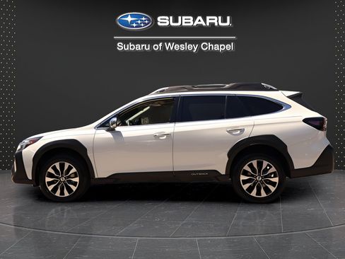 Certified 2023 Subaru Outback Touring AWD/4WD image 5